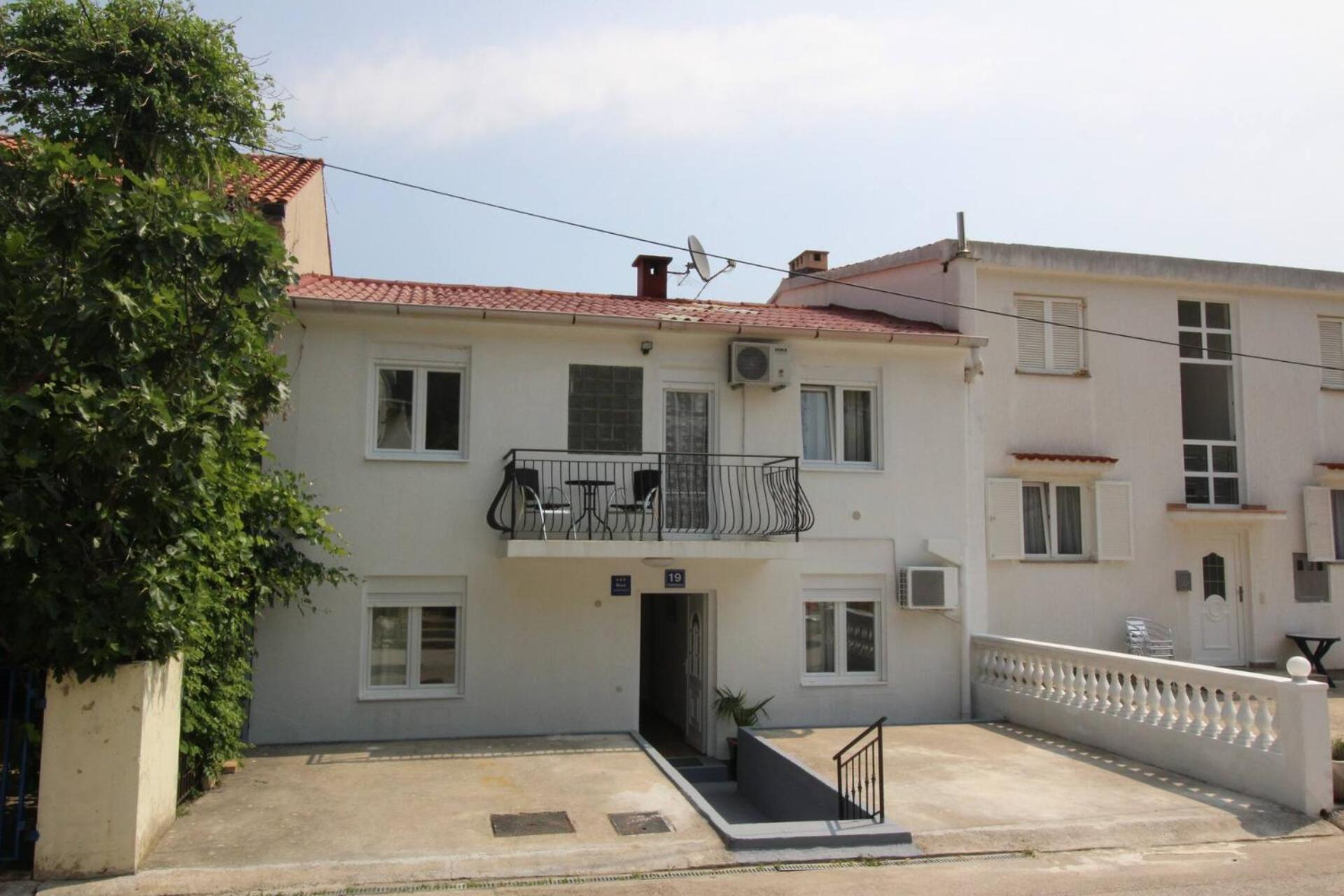 Apartments Rozanda Башка Экстерьер фото